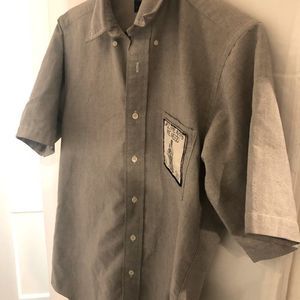 **Retro ** Men’s S/M collared shirt with patch